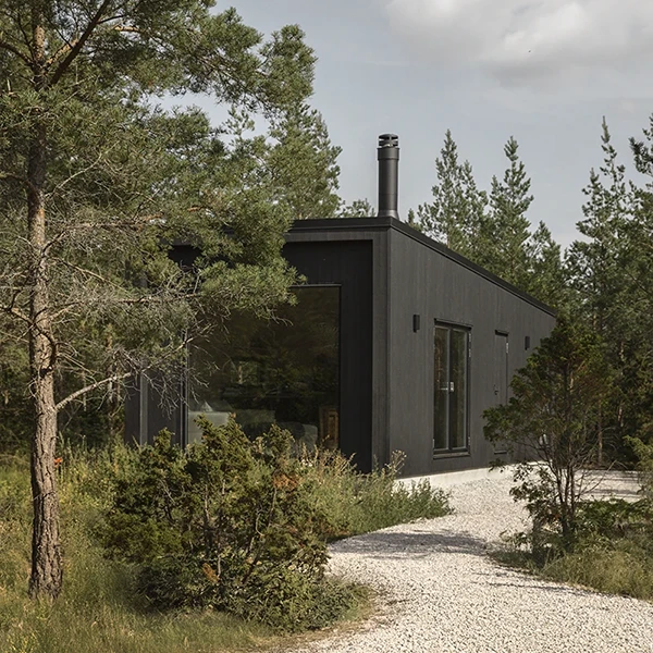 40 kvm panorama hus i svart