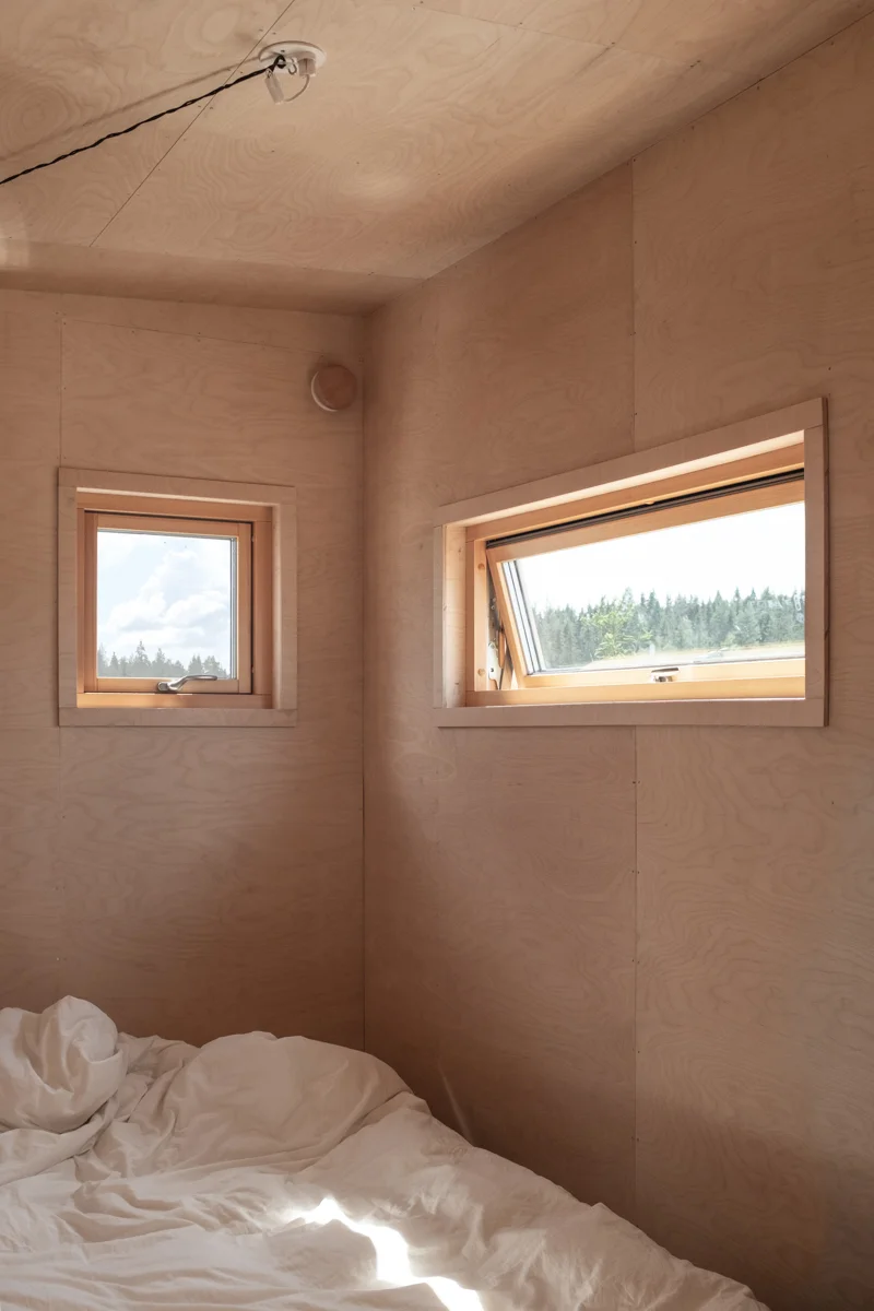Holiday cabin 34 sqm, bedroom with plywood walls